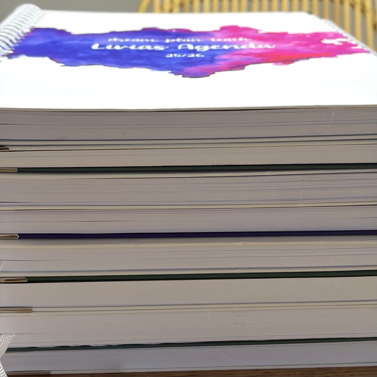 Stapel von dream. plan. teach. Agenden für Sammelbestellungen